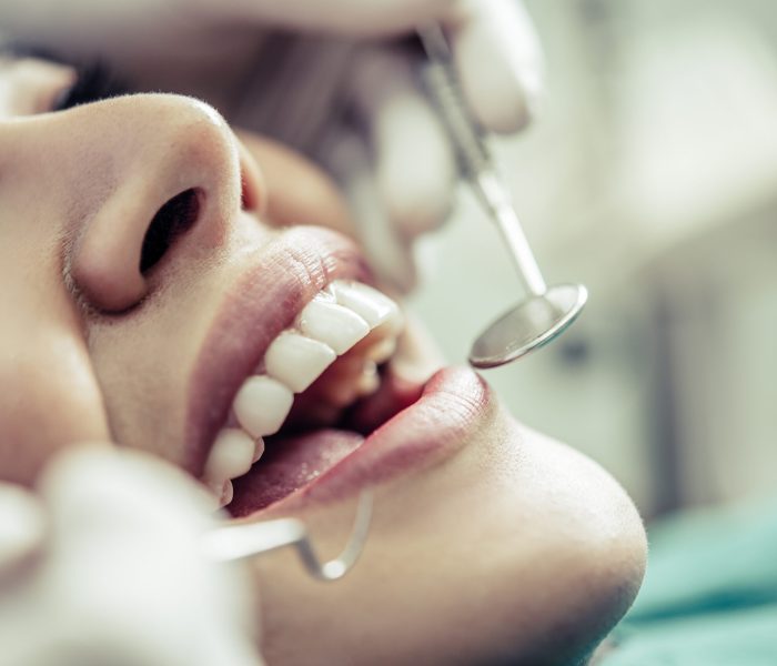 Dentists treat patients’ teeth. Dentists treat patients' teeth.